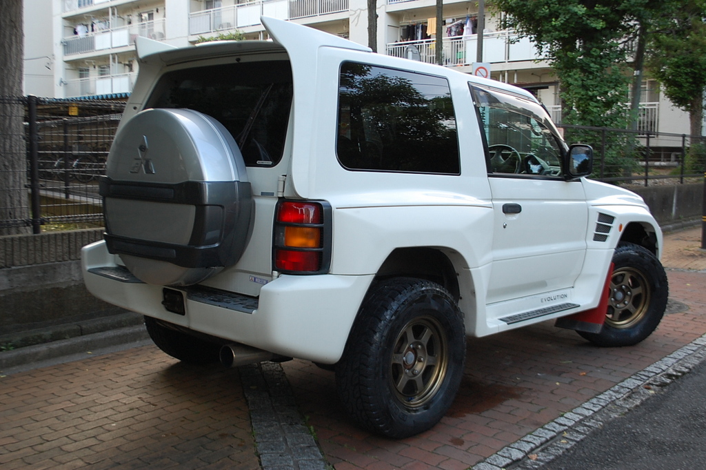 Pajero Evolution 5spd with Bronze Volks Racing alloys!